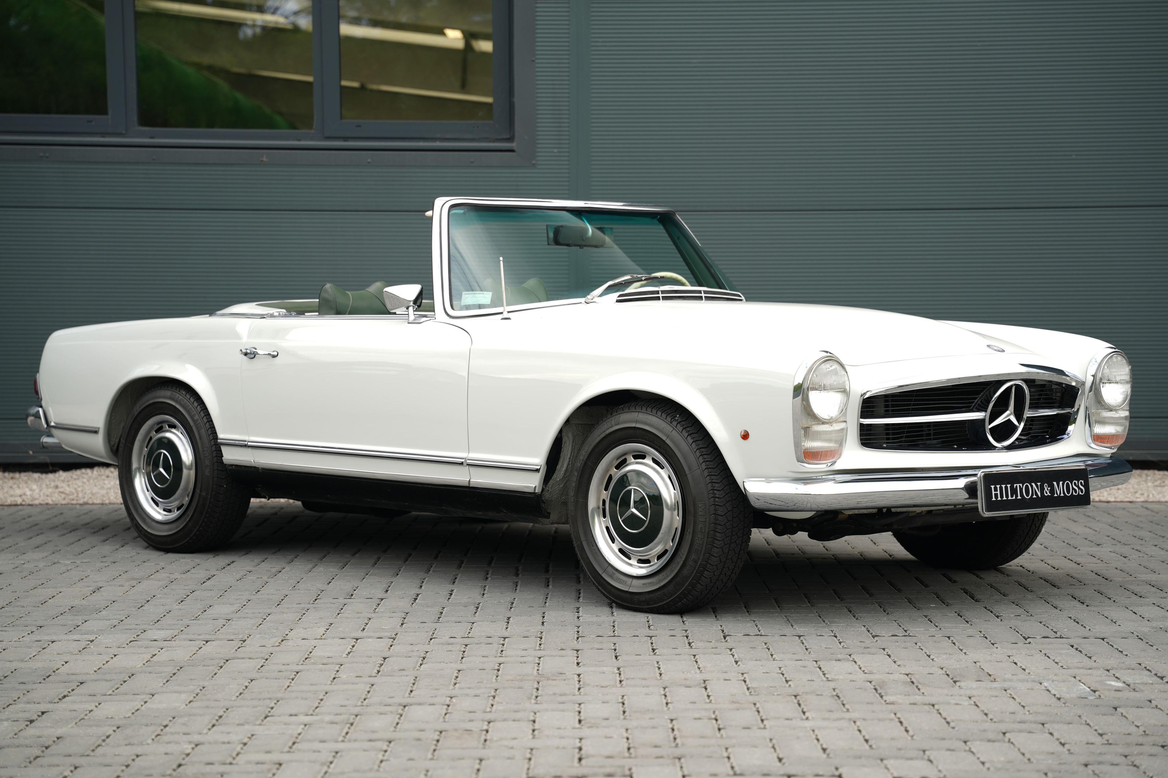 1968 Mercedes SL Class 280 SL Pagoda