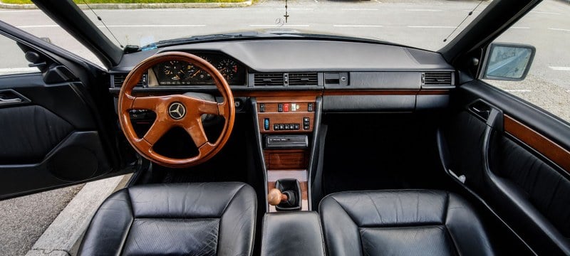 1993 Mercedes 200 - 1 1993 Mercedes 200 - 1