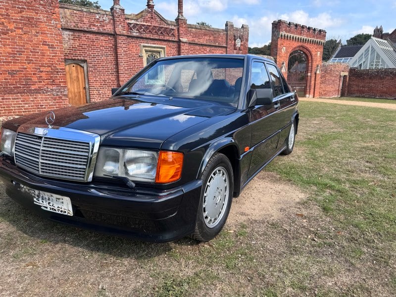1987 Mercedes 190 - 2 1987 Mercedes 190 - 2