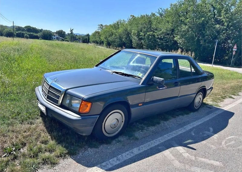 1990 Mercedes 190 E - 1 1990 Mercedes 190 E - 1