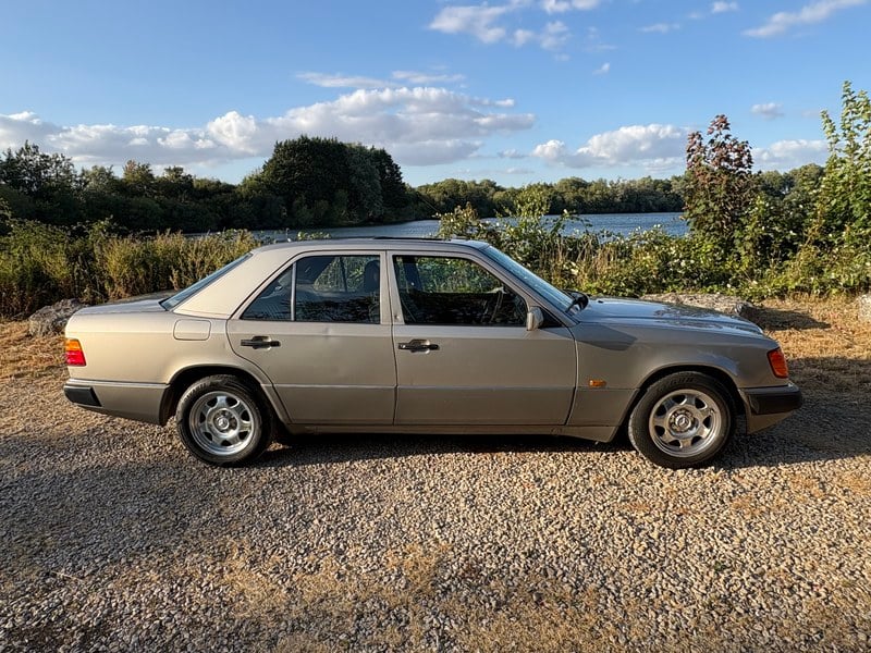 1990 Mercedes E Class - 1 1990 Mercedes E Class - 1