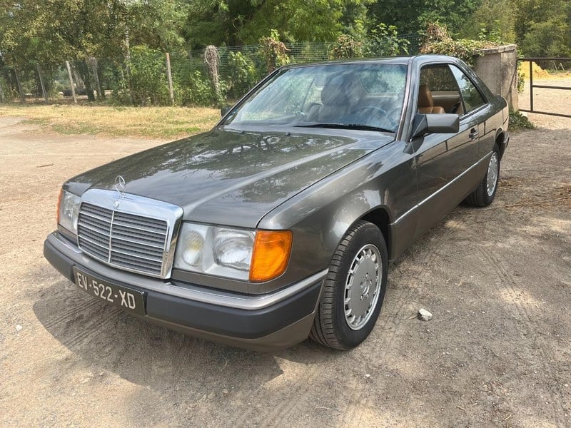1989 Mercedes E Class - 1 1989 Mercedes E Class - 1