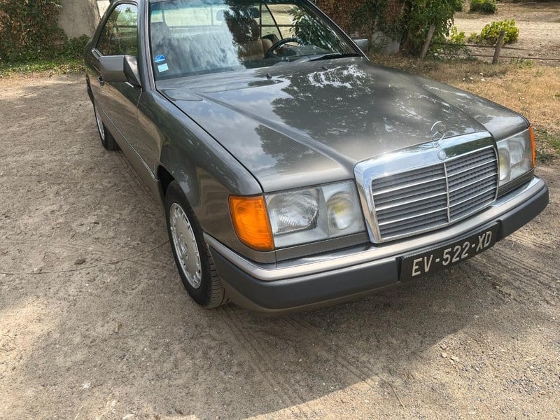 1989 Mercedes E Class - 2 1989 Mercedes E Class - 2