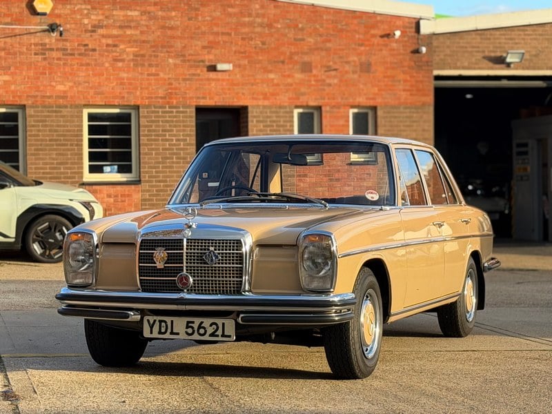 1972 Mercedes 280 - 1 1972 Mercedes 280 - 1