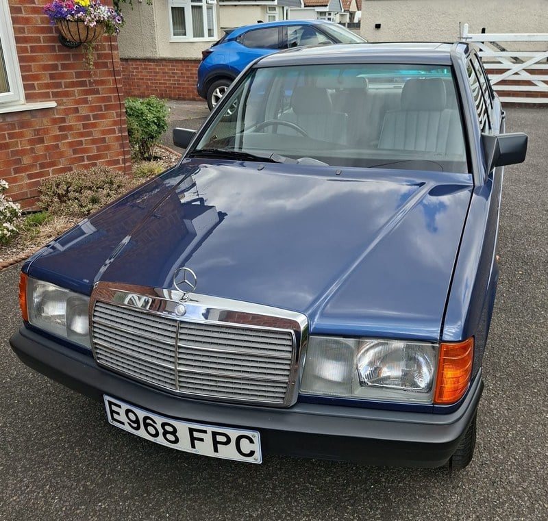 1987 Mercedes 190 E - 1 1987 Mercedes 190 E - 1
