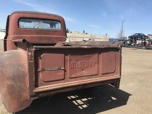 1951 Mercury ford shortbox pickup truck to restore For Sale (picture 5 of 12)
