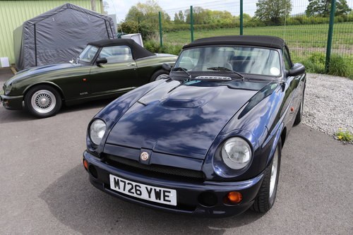 1994 MG RV8 in rare Oxford Blue VENDUTO