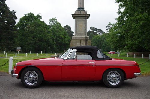 1964 MGB Roadster tartan red extensively restored For Sale