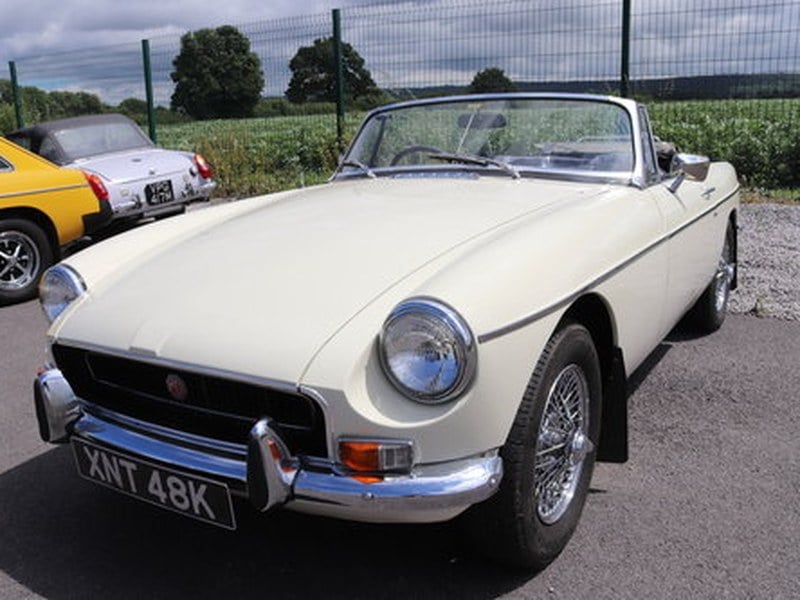 MGB HERITAGE SHELL in Old english white