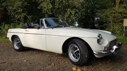 MGB 1976 with new chrome bumpers SOLD