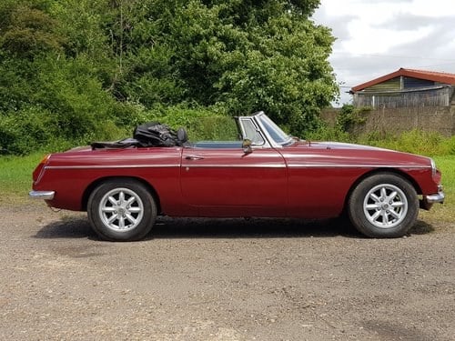 MG B Roadster, 1973, Damask Red VENDUTO