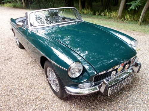 1972 MGB Roadster Older restored BRG coachwork VENDU