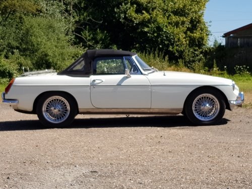 MG B Roadster, 1970, White SOLD