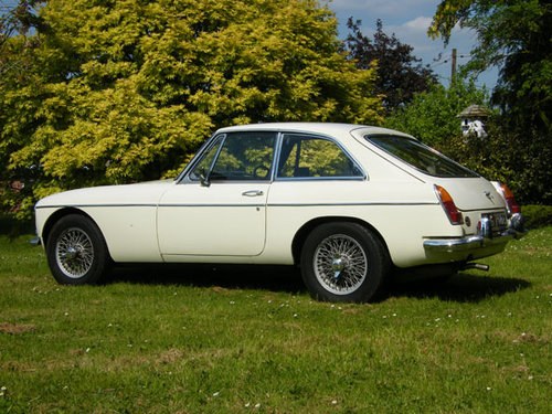 1967 MGB GT Old English White MOT until July 2019 In vendita
