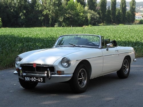 1974 MG B Roadster 1800 with Overdrive For Sale