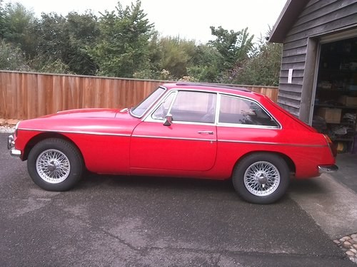 1971 flame red MGB GT overdrive In vendita