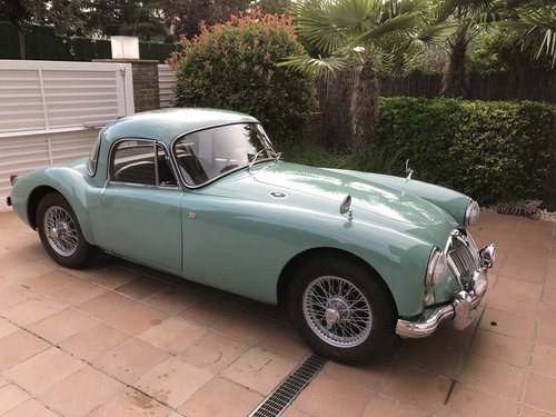 Fully restored 1958 MGA Coupe - Island green For Sale