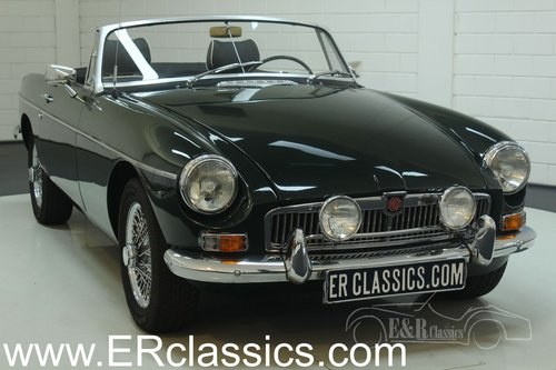 MG B cabriolet 1966 BRG, Chrome wire wheels For Sale