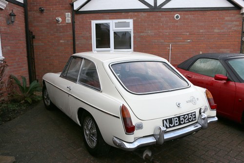 MGBGT 1967, White Coachwork, Red Leather, Chrome Wire Wheels For Sale