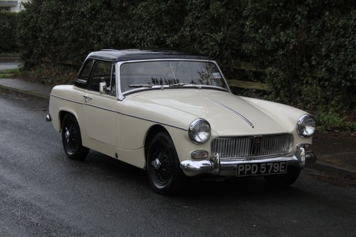 1967 MG Midget, hard top, wires, recent re-trim and re-paint For Sale