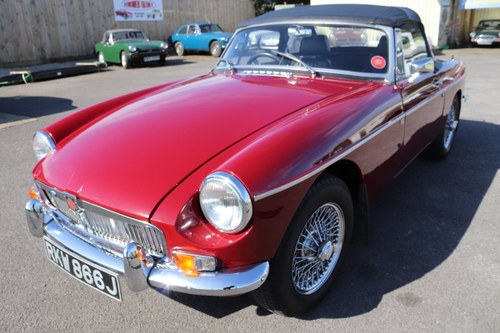 1970 11 Chrome bumpered MGB Roadsters in stock. For Sale