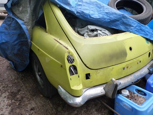 1973 MGB GT Restoration / Spares or repairs. In vendita