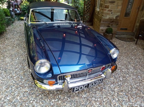 1969 MGB ROADSTER  SUPER LOOKING AND EXAMPLE  For Sale