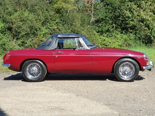 MG B Roadster, 1977, Damask Red For Sale