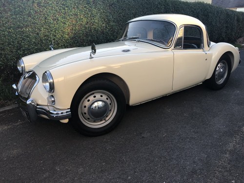 1961 MGA 1600cc Coupe Old English White LHD In vendita