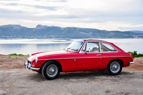 1972 MGB GT excellent condition with webasto roof For Sale