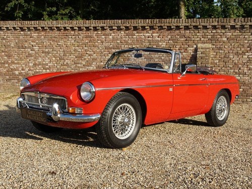 1971 MG B Roadster fully restored, top condition, original LHD For Sale