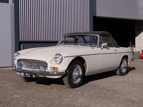 1964 MG B Roadster For Sale