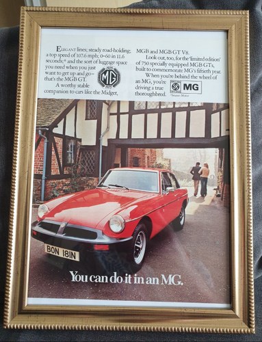 Original 1975 MGB GT Framed Advert In vendita