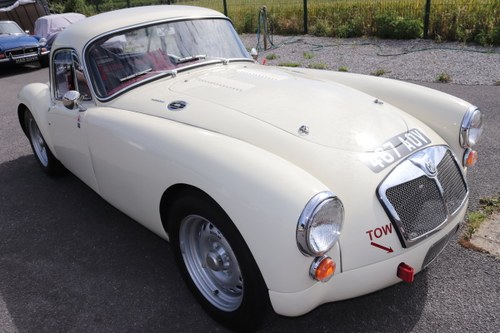 1960 MGA Twin Cam Coupe, huge specification. VENDUTO