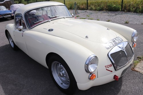 1960 MGA Twin Cam Coupe, huge specification. VERKOCHT