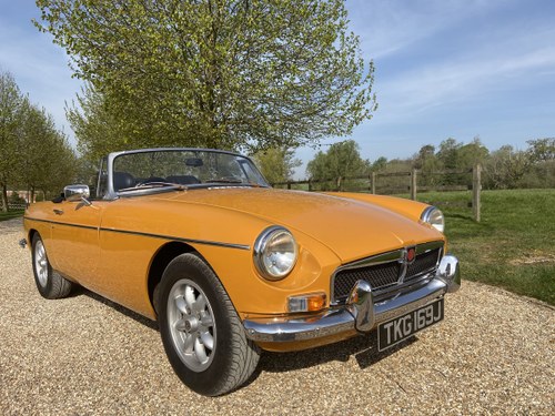 LOVELY  MGB  ROADSTER 1970  HAD A  LOT  OF  EXPENSE  OVER  Y SOLD