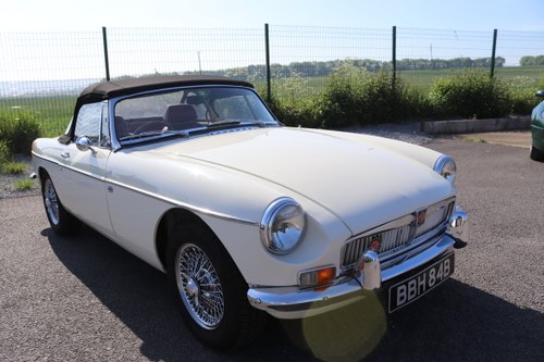 1964 MGB HERITAGE SHELL BUILT BY OSELLI, UPGRADED VENDUTO