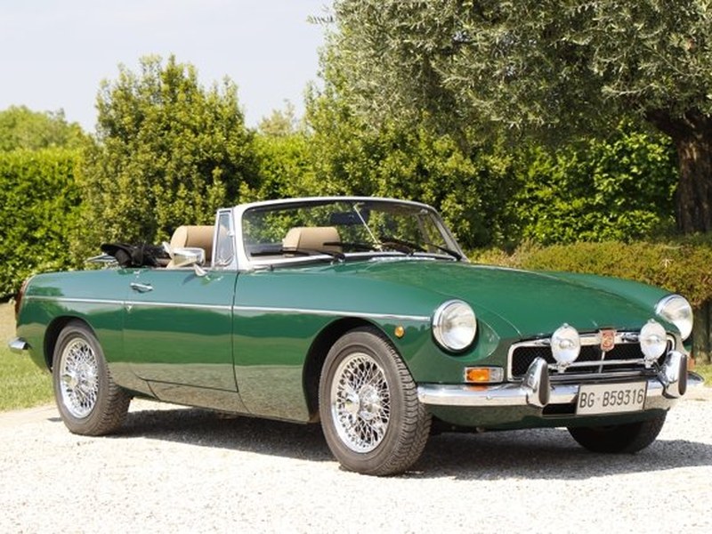 Rich of extras lhd MGB Roadster