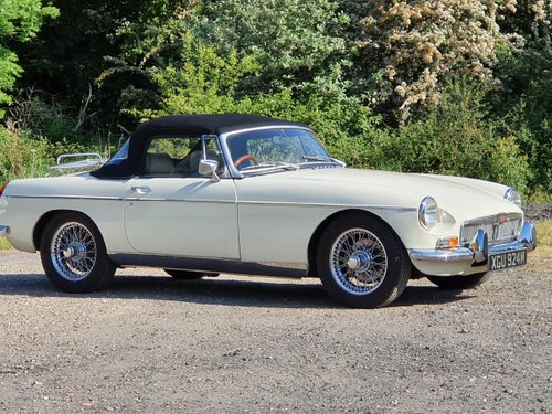MG B Roadster, 1973, Old English White For Sale