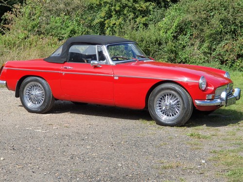 MG B Roadster, 1971, Red For Sale