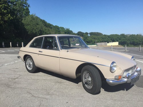 1967 Beautiful restored MG B GT ready for the road In vendita