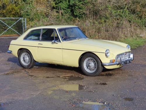 MG B GT, 1968, Primrose Yellow In vendita