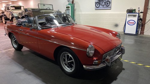 MGB ROADSTER-1972 w O/D . Lovely condition Vermillion Red For Sale