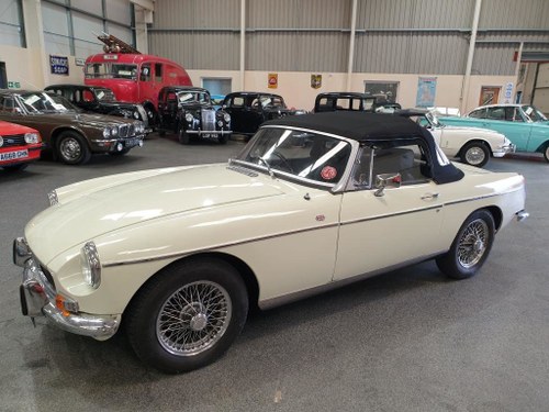 **OCTOBER ENTRY** 1972 MG B Roadster For Sale by Auction