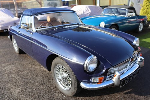 1968 MGB Roadster in midnight blue with bespoke interior. In vendita