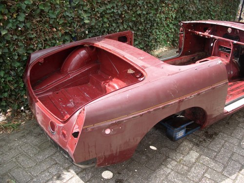 1979 Mgb body shell, build your road race rally mgb In vendita