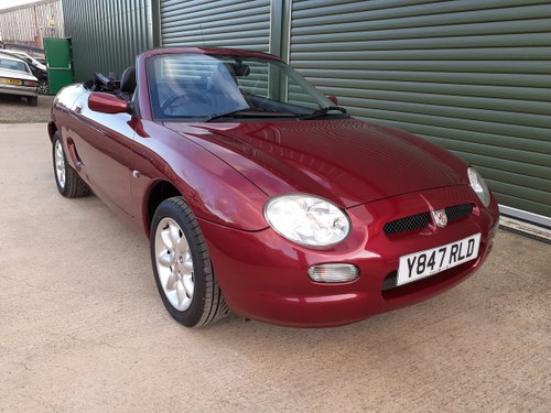 2001 MGF finished in Copperleaf red, extremely low mileage VENDUTO