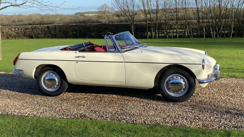 1972 MGB Roadster/NOW SOLD SIMILAR REQUIRED. SOLD