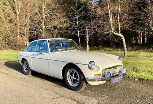 1973 MGB GT Overdrive, Webasto - Old English White - SOLD SOLD