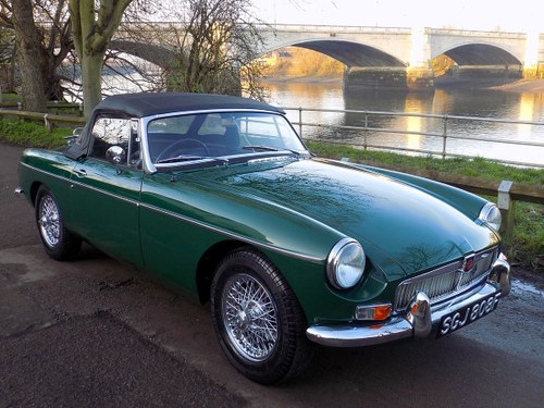 1967 MGB MK1 ROADSTER - NEAR CONCOURS CONDITION SOLD
